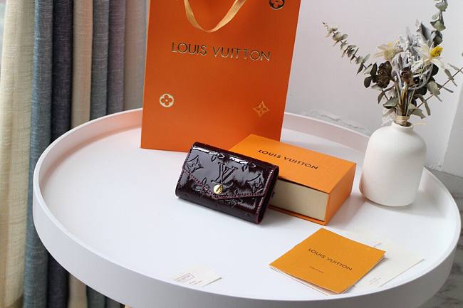 l0vis Vvtt0n 6 key holder burgundy m90902 10 x 7 x 2 cm