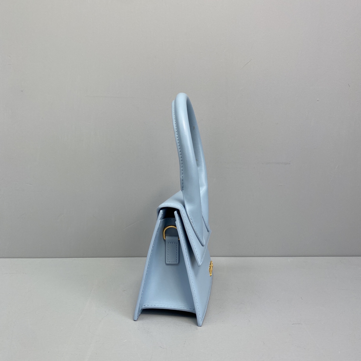 JACQUEMUS SMALL Le Chiquito Leather Light Blue 213BA02 18 x 15.5 x 8 cm