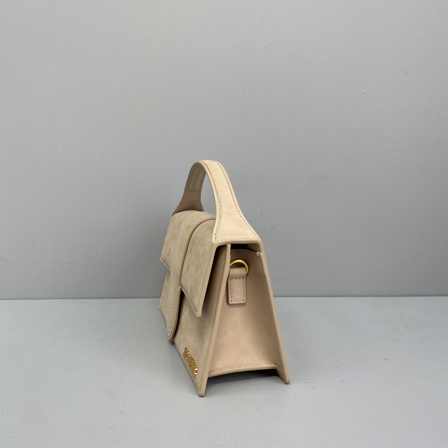 JACQUEMUS Le grand Bambino Velvet Beige 213BA07 24 x 13 x 7 cm