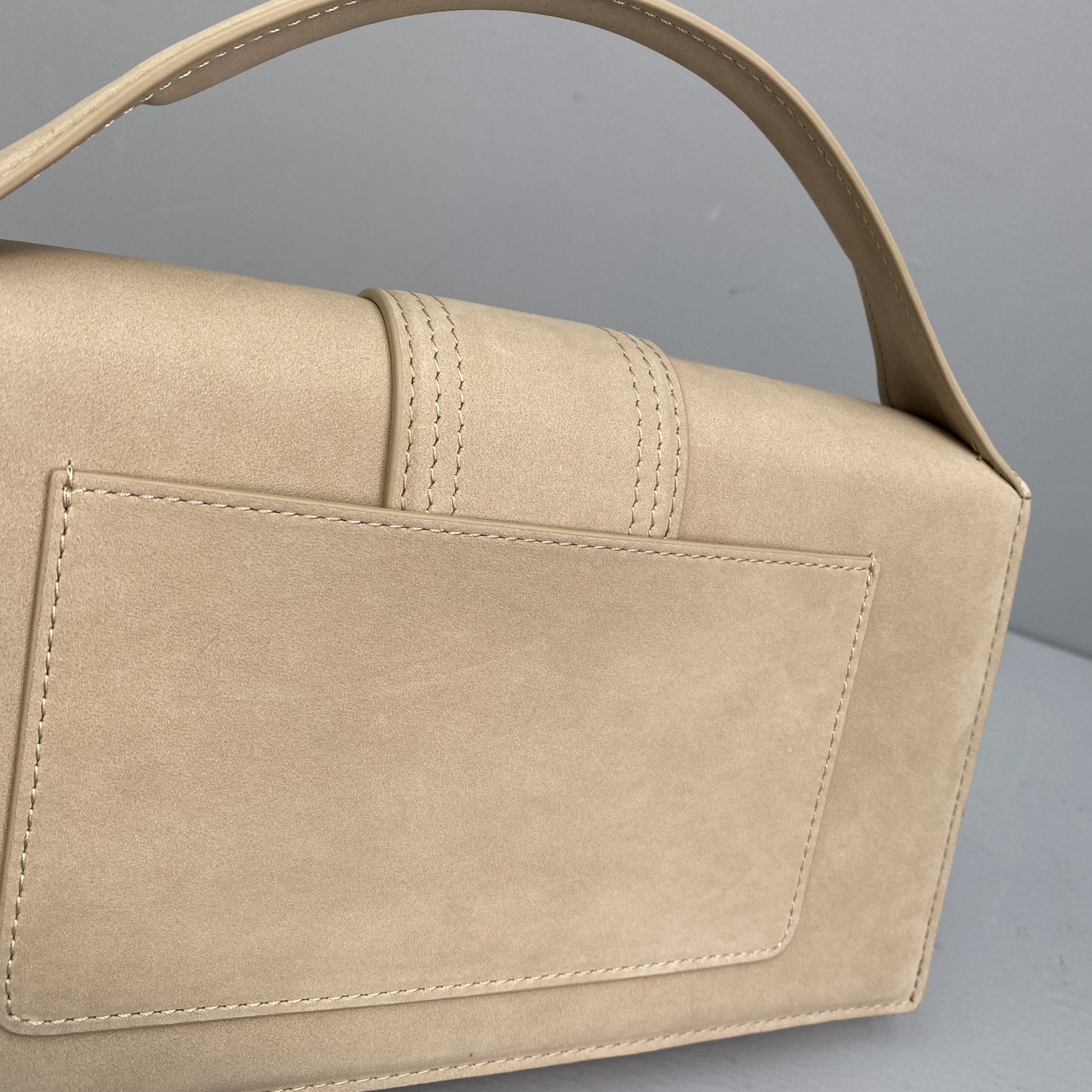 JACQUEMUS Le grand Bambino Velvet Beige 213BA07 24 x 13 x 7 cm