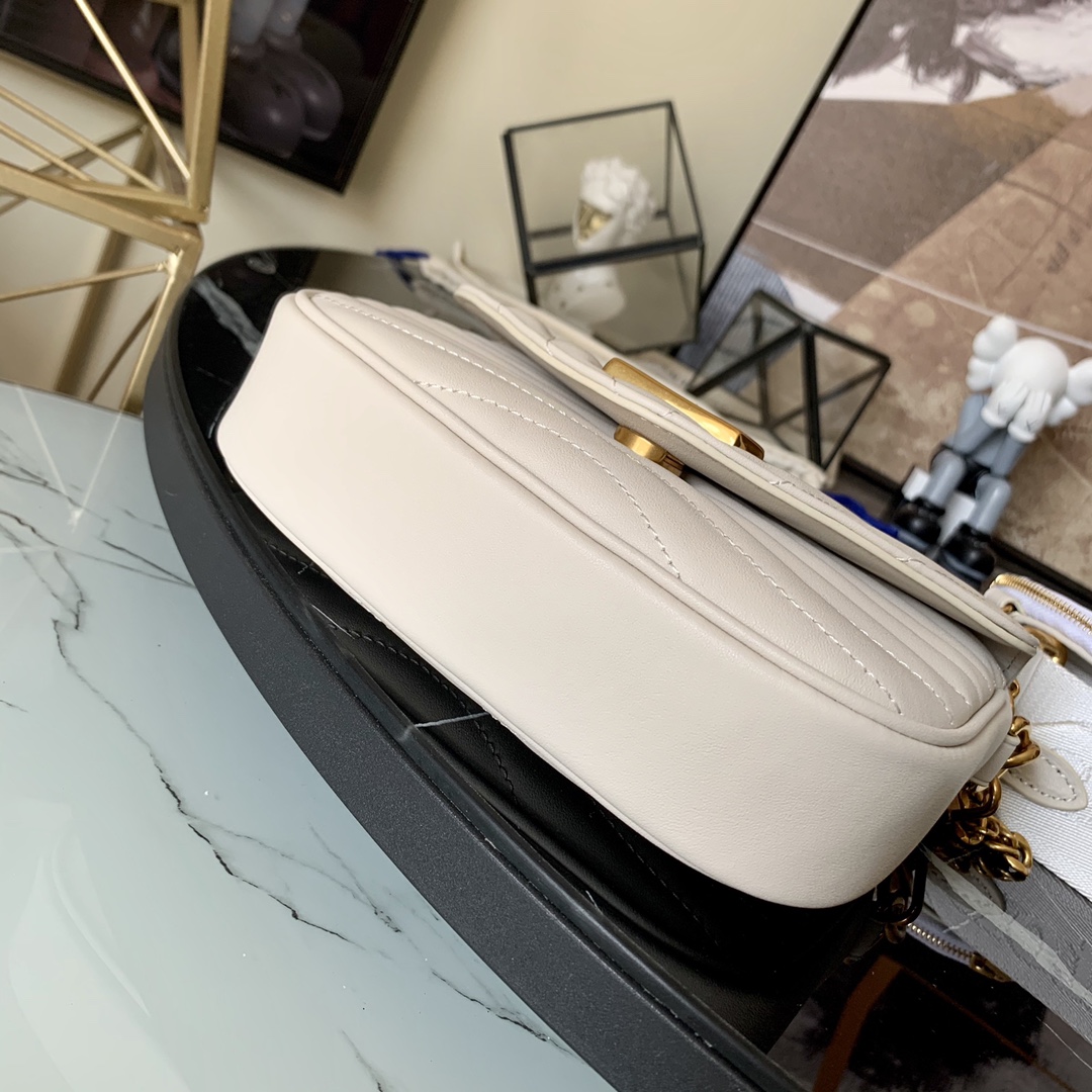 l0vis Vvtt0n new wave multi pochette quilted leather white m56461 21 x 13 x 6.5 cm