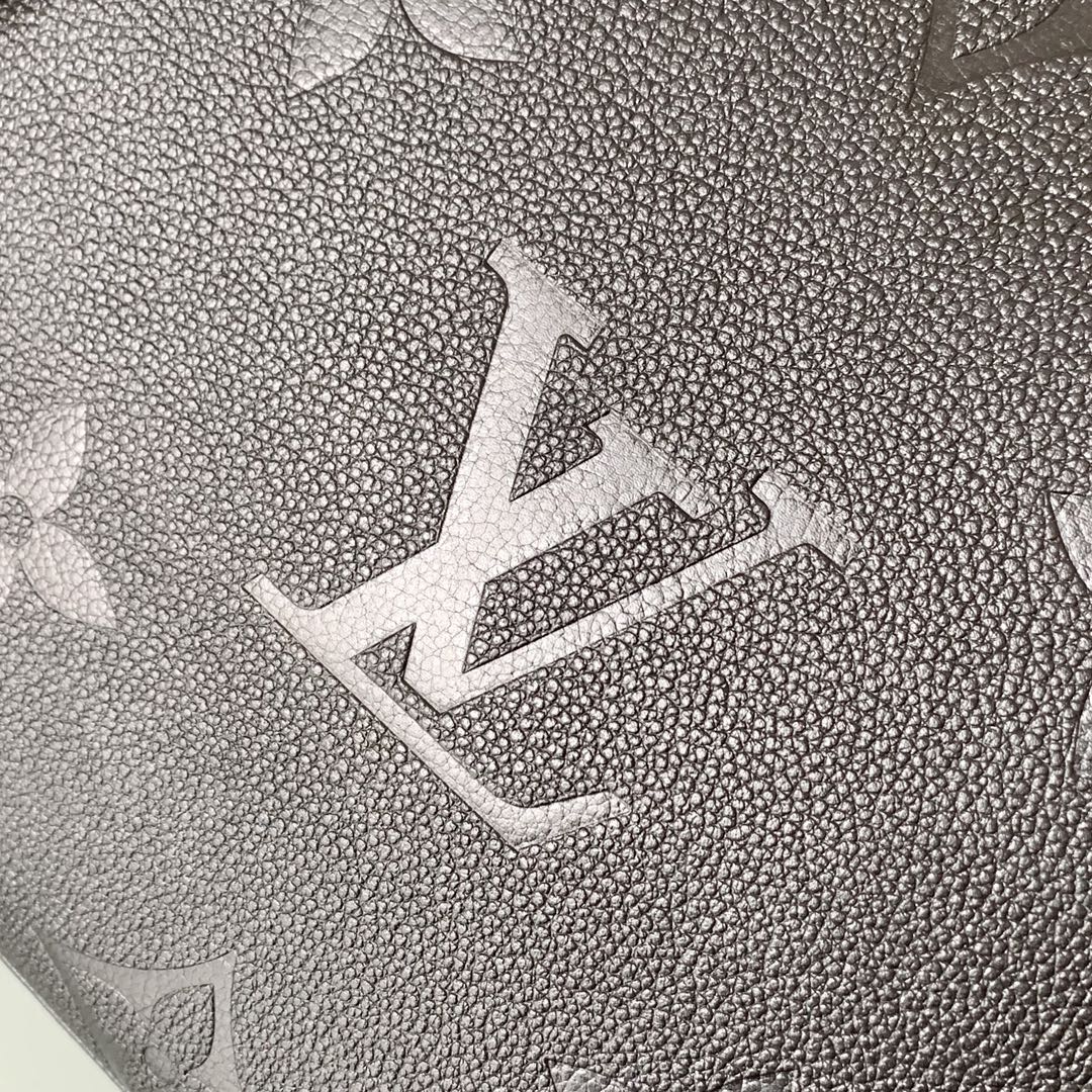 l0vis Vvtt0n grand palais monogram empreinte leather black m45811 34 x 24 x 15 cm