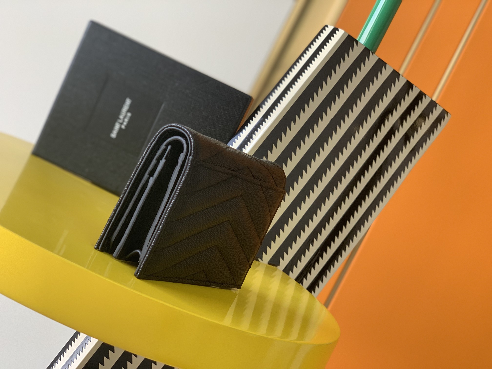 Y51 monogram card case in grain de poudre embossed leather black 530841 11 x 8.5 x 3 cm