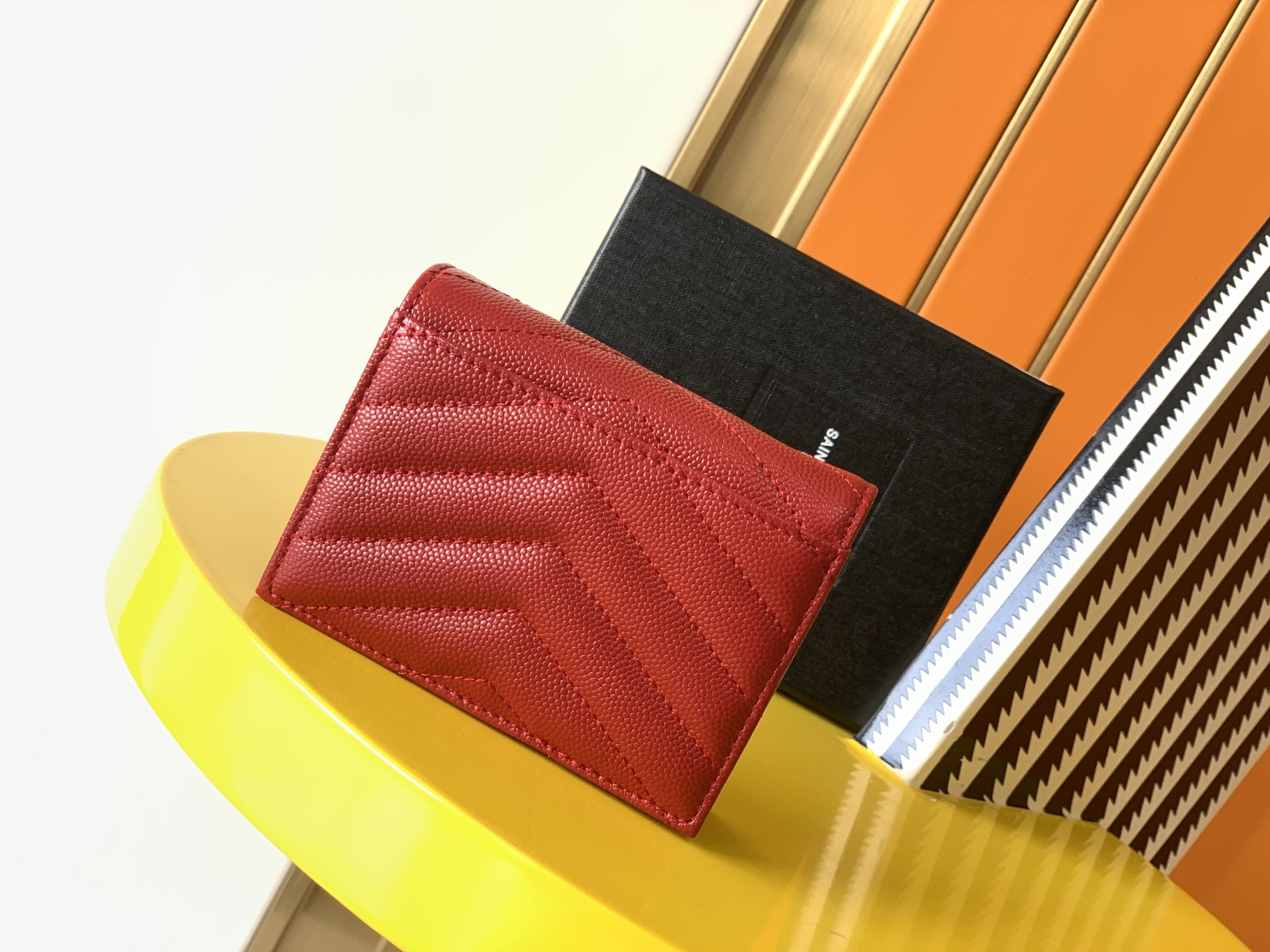 Y51 monogram card case in grain de poudre embossed leather red 530841 11 x 8.5 x 3 cm