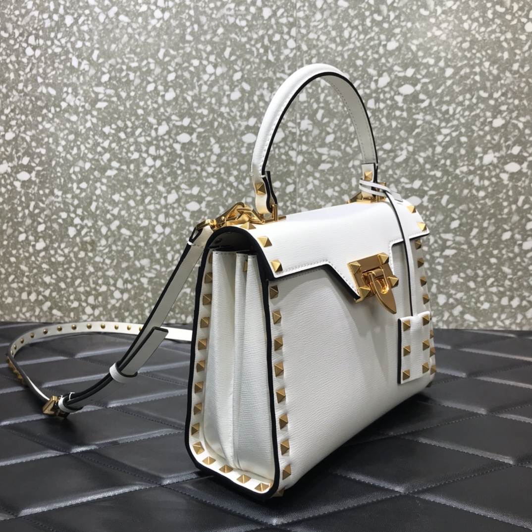 Va1e*ntin0 small garavani rockstud alcove grainy handbag white ww2b0j71wax 22 x 17 x 9 cm