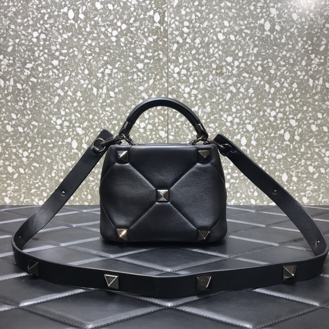 Va1e*ntin0 small roman stud the handle bag in nappa black metal vw0b0i97bsf 20 × 9 × 15 cm