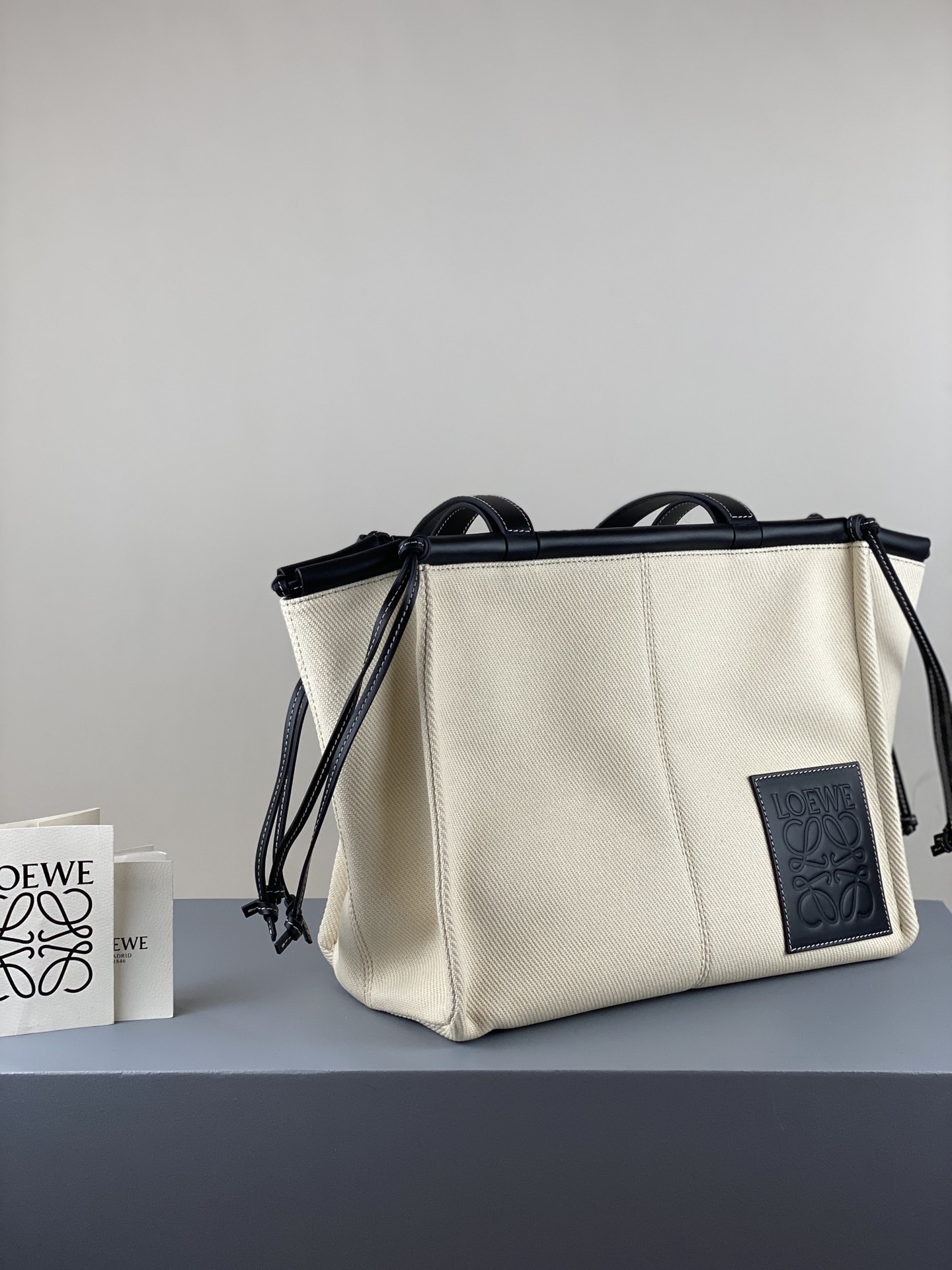 L0ew* small cushion tote bag canvas and calfskin light oat and black 330.02aa93 32 x 24 x 16cm