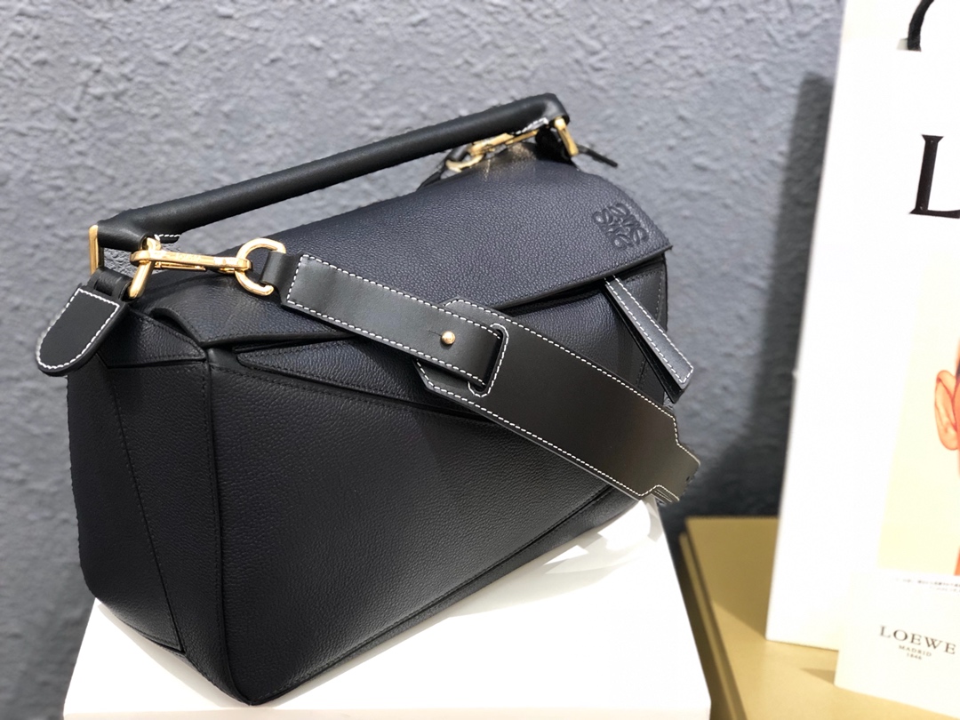 L0ew* medium puzzle bag soft grained calfskin gold metal midnight blue/black 32212kbs20 29 x 18 x 12 cm