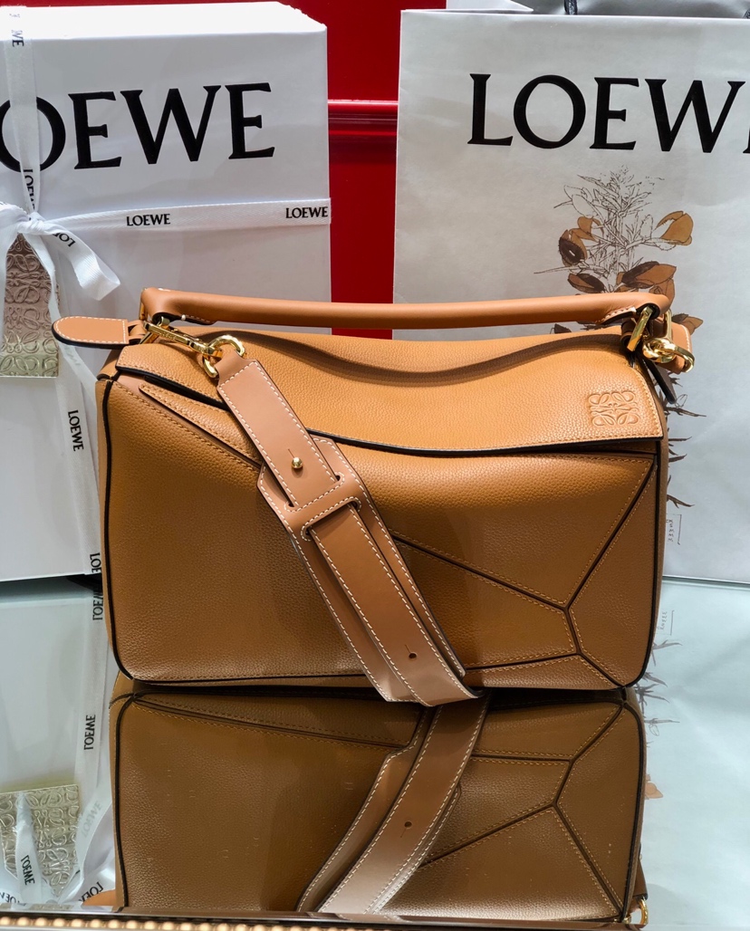 L0ew* medium puzzle bag soft grained calfskin gold metal tan 32212kbs20 29 x 18 x 12 cm