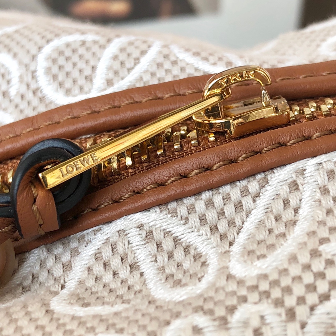 L0ew* medium cubi bag anagram jacquard and calfskin ecru a906k68x04 25 x 21 x 16.5 cm