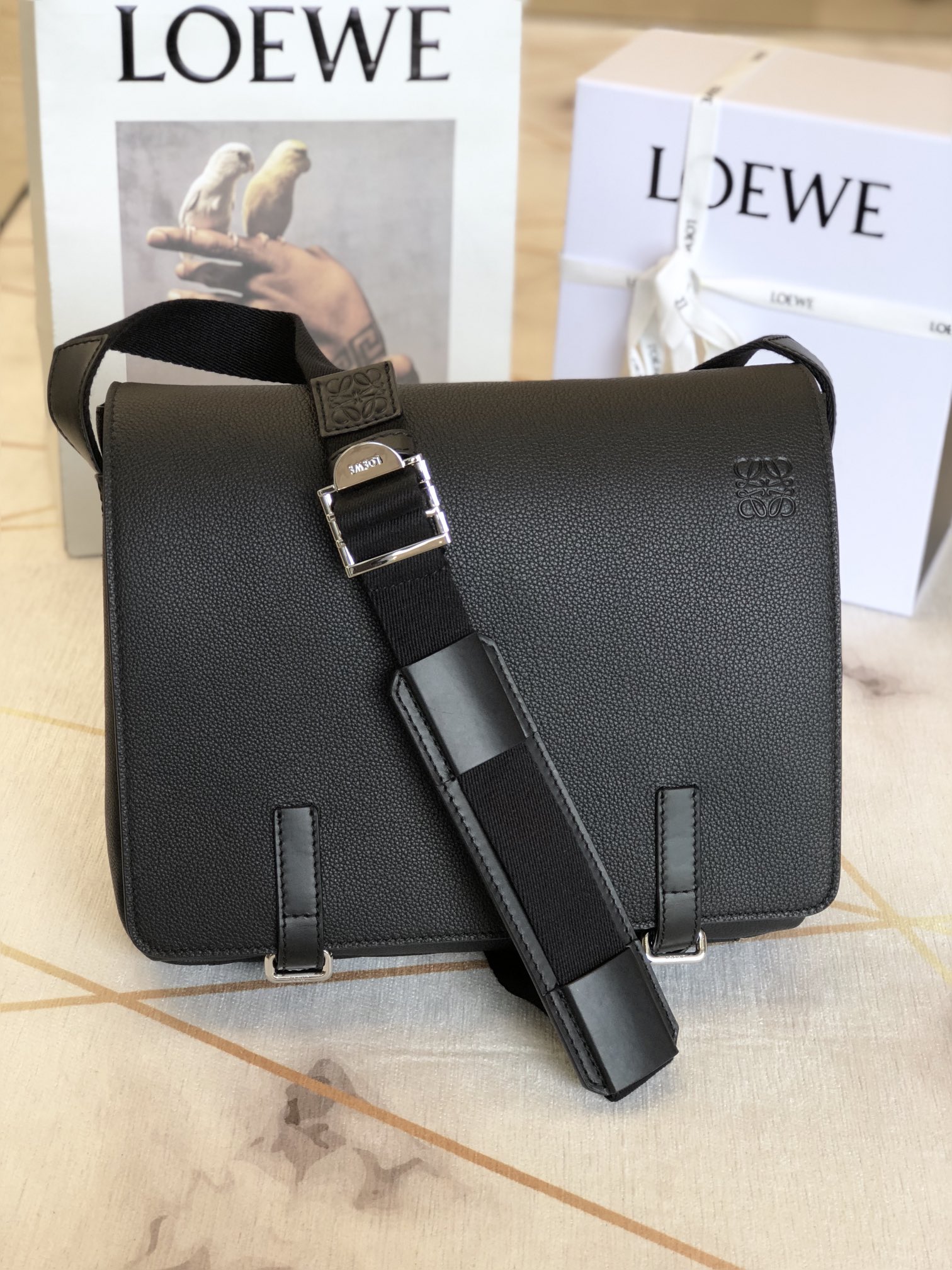 L0ew* military messenger bag soft grained calfskin black b553a14x03 33 x 10 x 25 cm