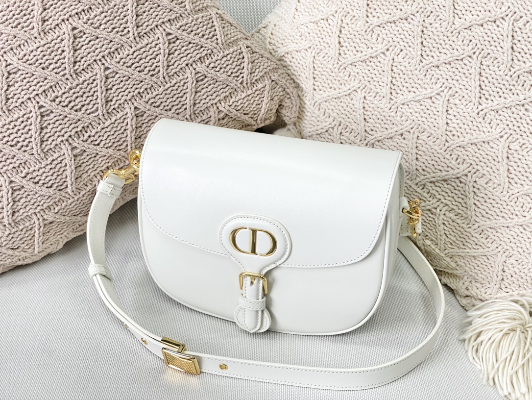 D10r medium bobby bag box calfskin white m9319umol 22 x 17 x 6 cm