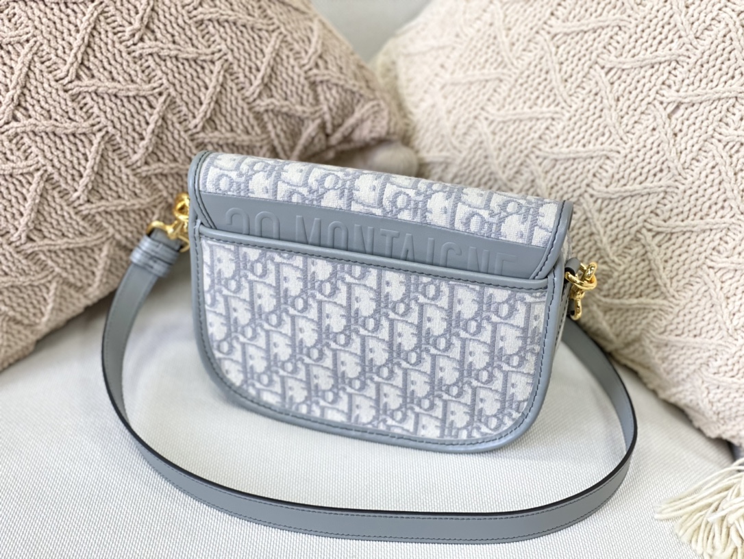 D10r medium bobby bag box D10r oblique jacquard gray m9319 22 x 17 x 6 cm