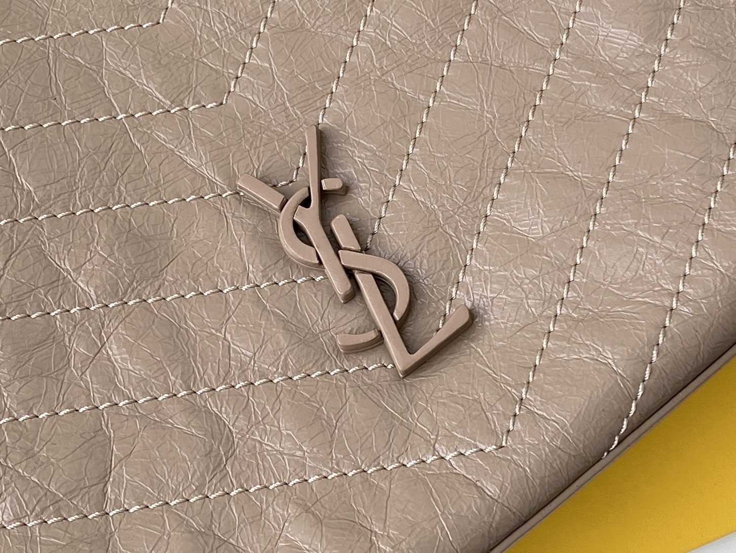 NIKI MEDIUM Niki Shopper Bag Leather Beige 33 x 27 x 11.5 cm