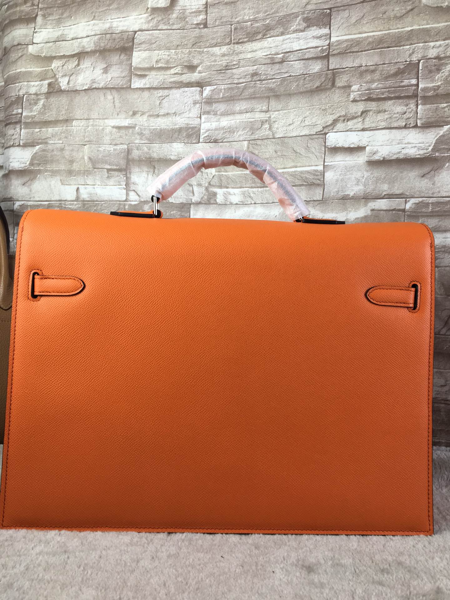H**me5 kelly depeche briefcase epsom gold hardware orange 38 cm