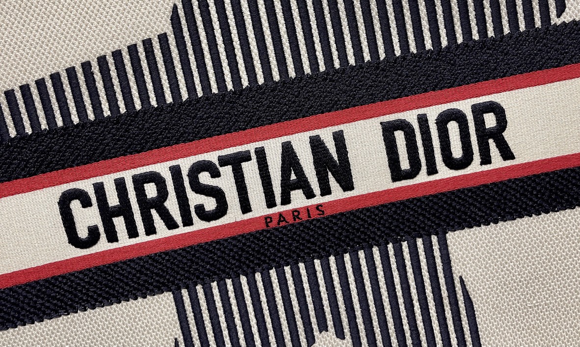 D10r D10ralps book tote white three-tone embroidery m1286 41.5 cm