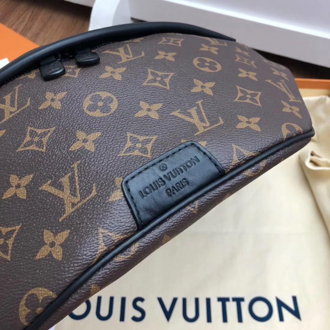 l0vis Vvtt0n discovery bumbag monogram eclipse canvas brown m44336 47  cm