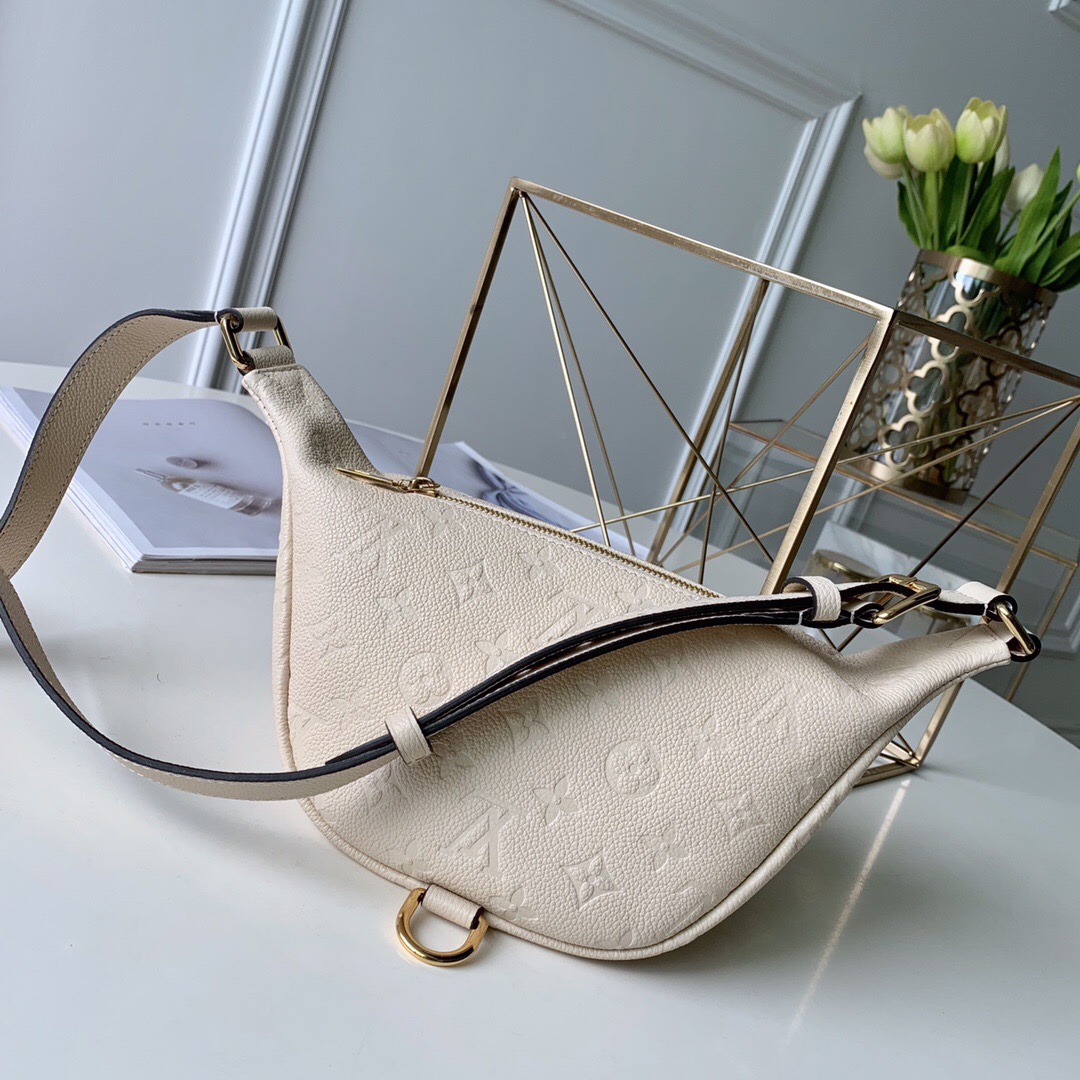 l0vis Vvtt0n bumbag monogram empreinte leather creme m44812 37 cm