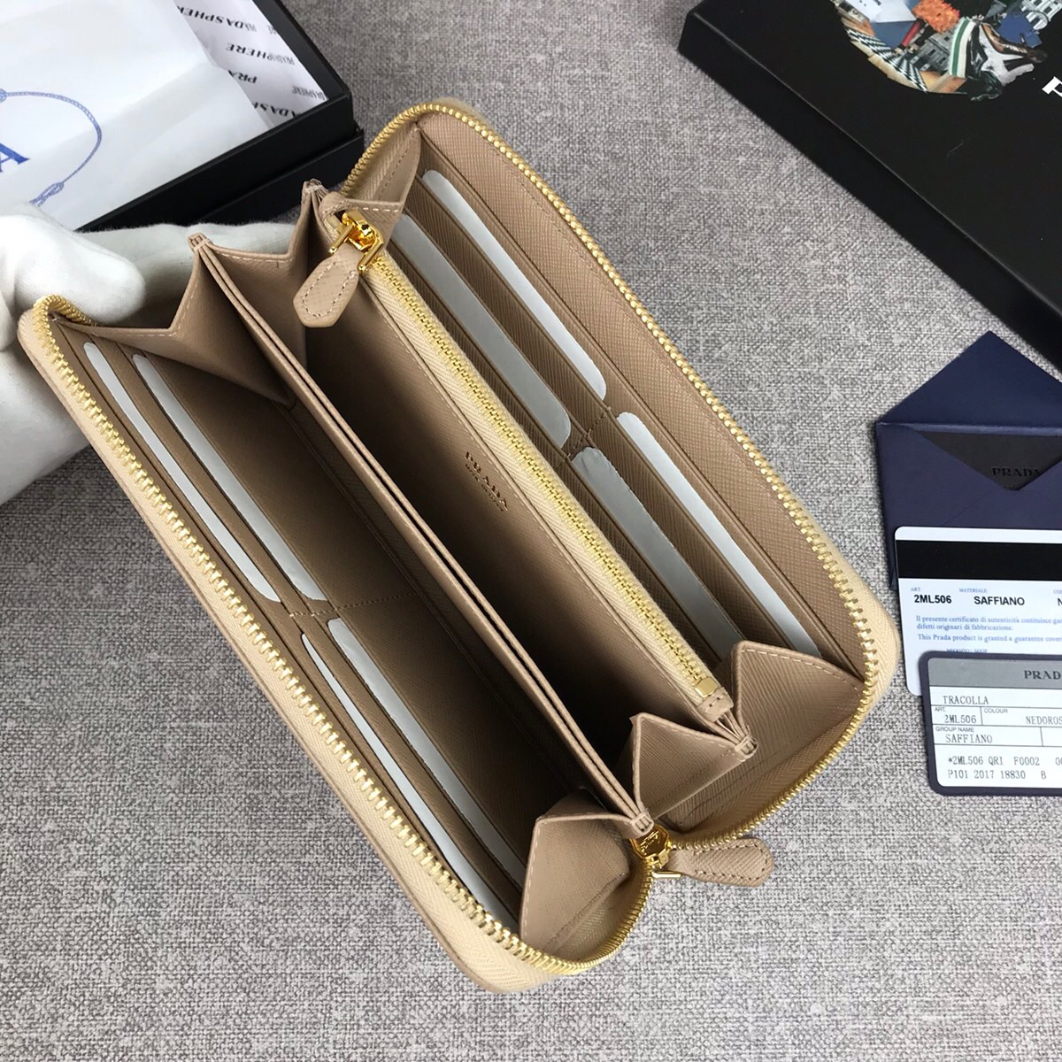 Pra*a large saffiano leather wallet beige 1ml506 20 x 10 cm