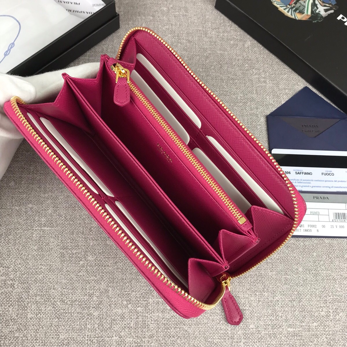 Pra*a large saffiano leather wallet hibicus 1ml506 20 x 10 cm