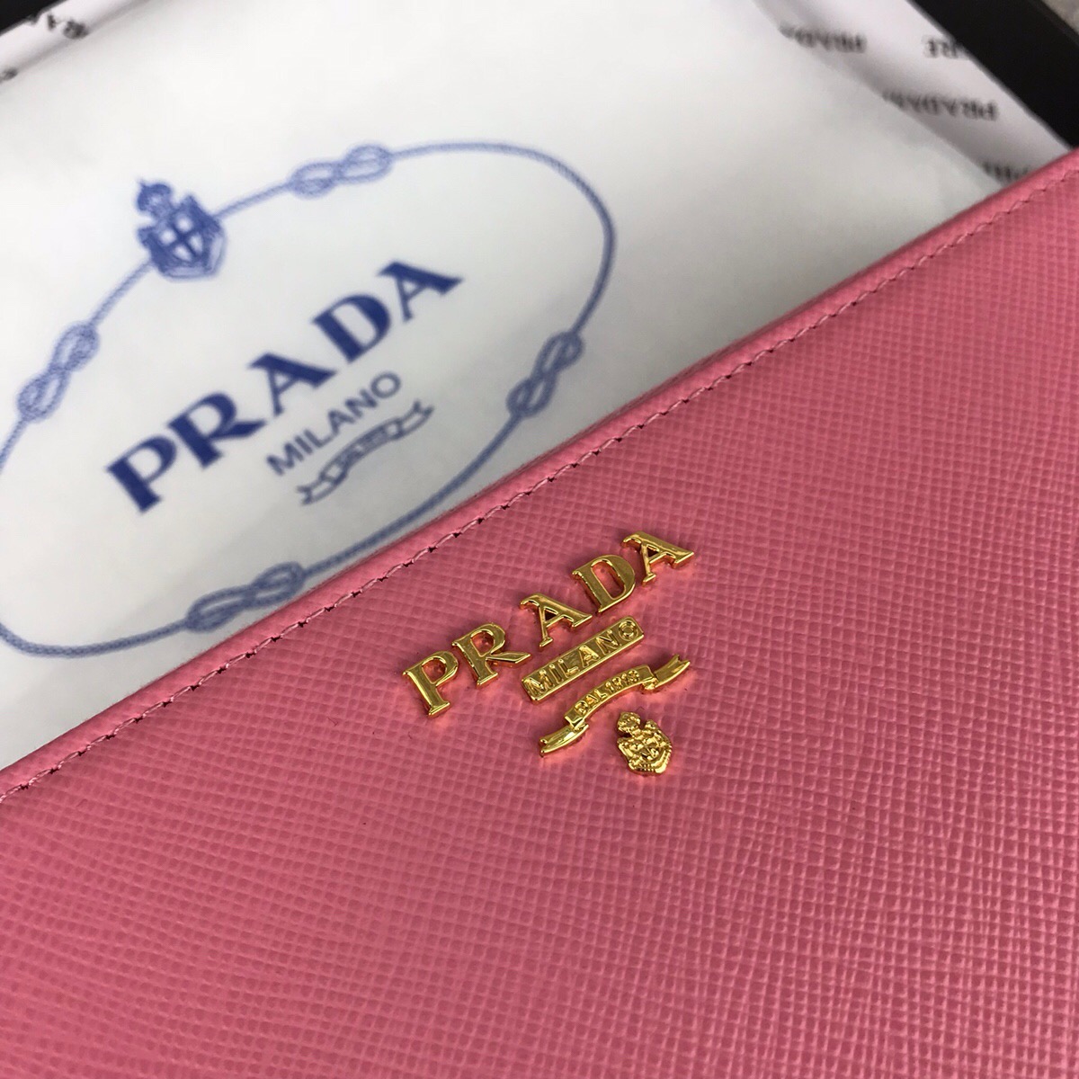 Pra*a large saffiano leather wallet petal pink 1ml506 20 x 10 cm
