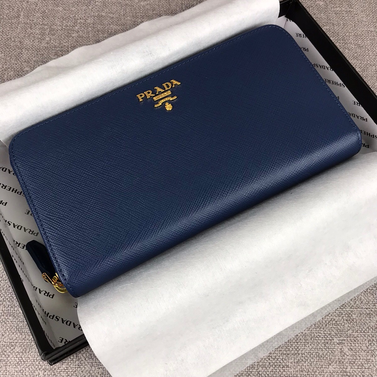 Pra*a large saffiano leather wallet navy 1ml506 20 x 10 cm