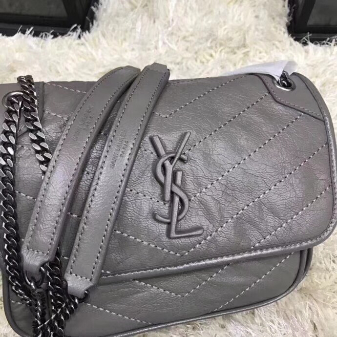 Y51 niki baby in lambskin leather gray 5330371 22 x 16.5 x 12 cm