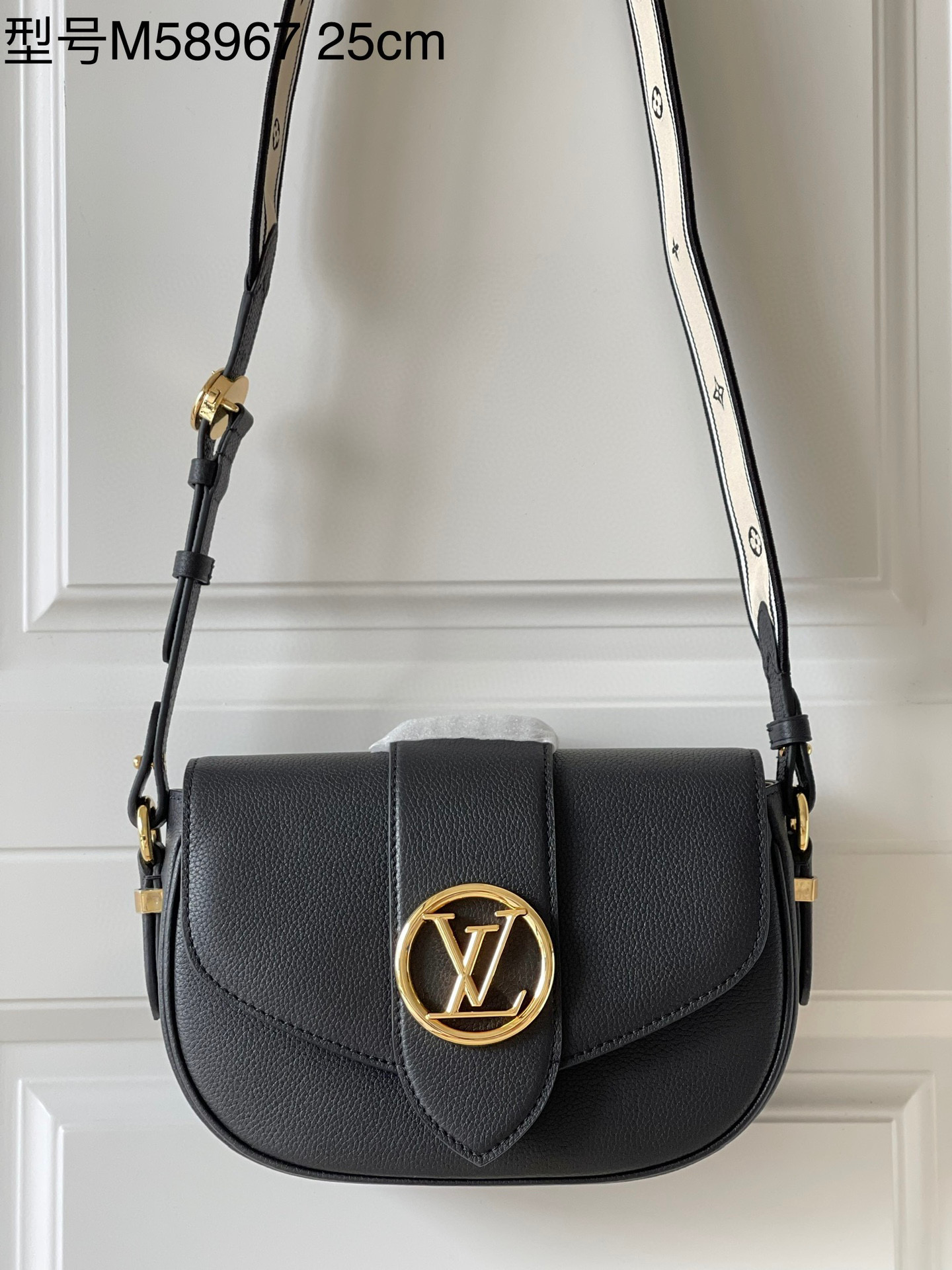 l0vis Vvtt0n lv pont 9 soft mm grained calfskin leather black m58967 25 x 17.5 x 8 cm