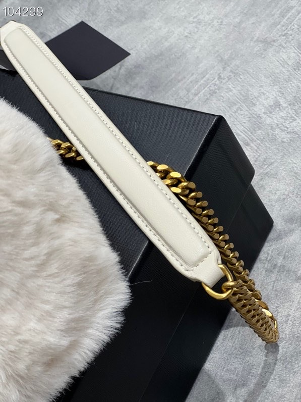 Y51 small puffer bag in merino shearling and lambskin white 57747628 29 × 17 × 11 cm