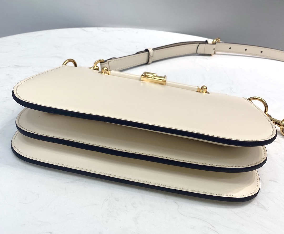 F**di touch leather bag white 8bt349 26.5 x 10 x 19 cm