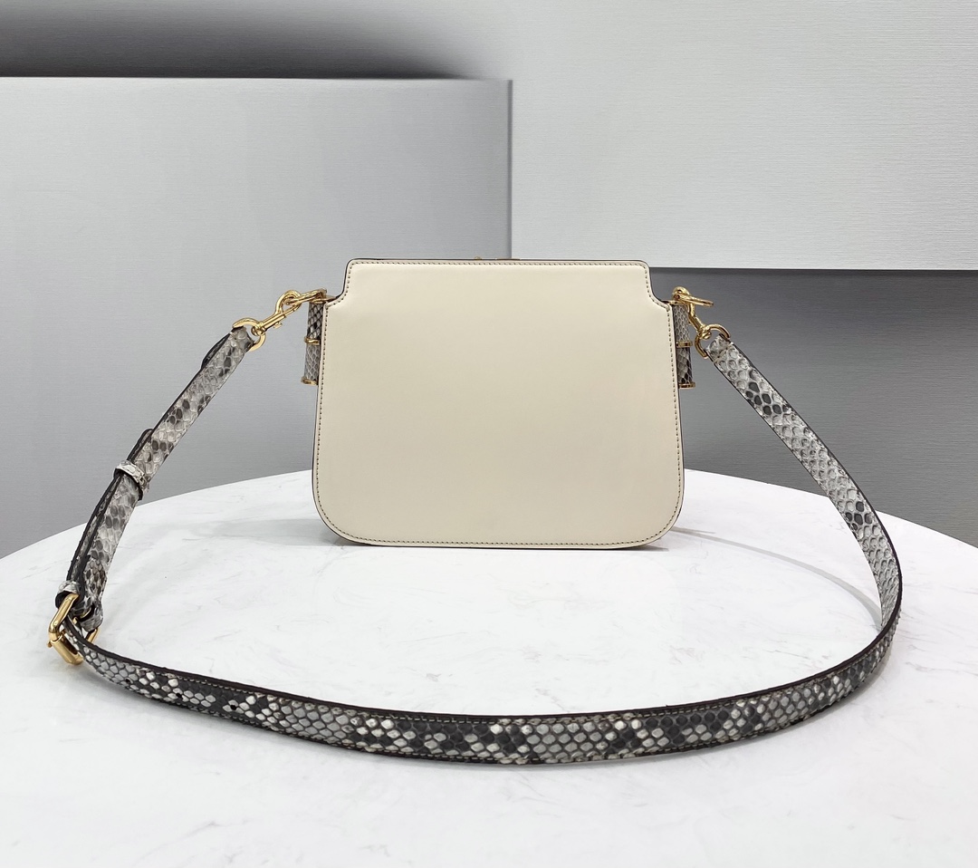 F**di touch leather bag white and python 8bt349 26.5 x 10 x 19 cm