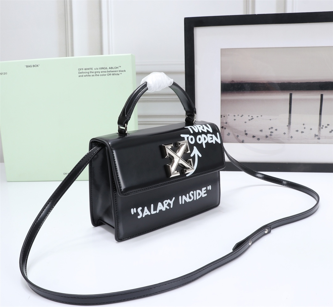 OFF WHITE 1.4 Quote Jitney Bag Leather Black 22 x 14 x 7 cm