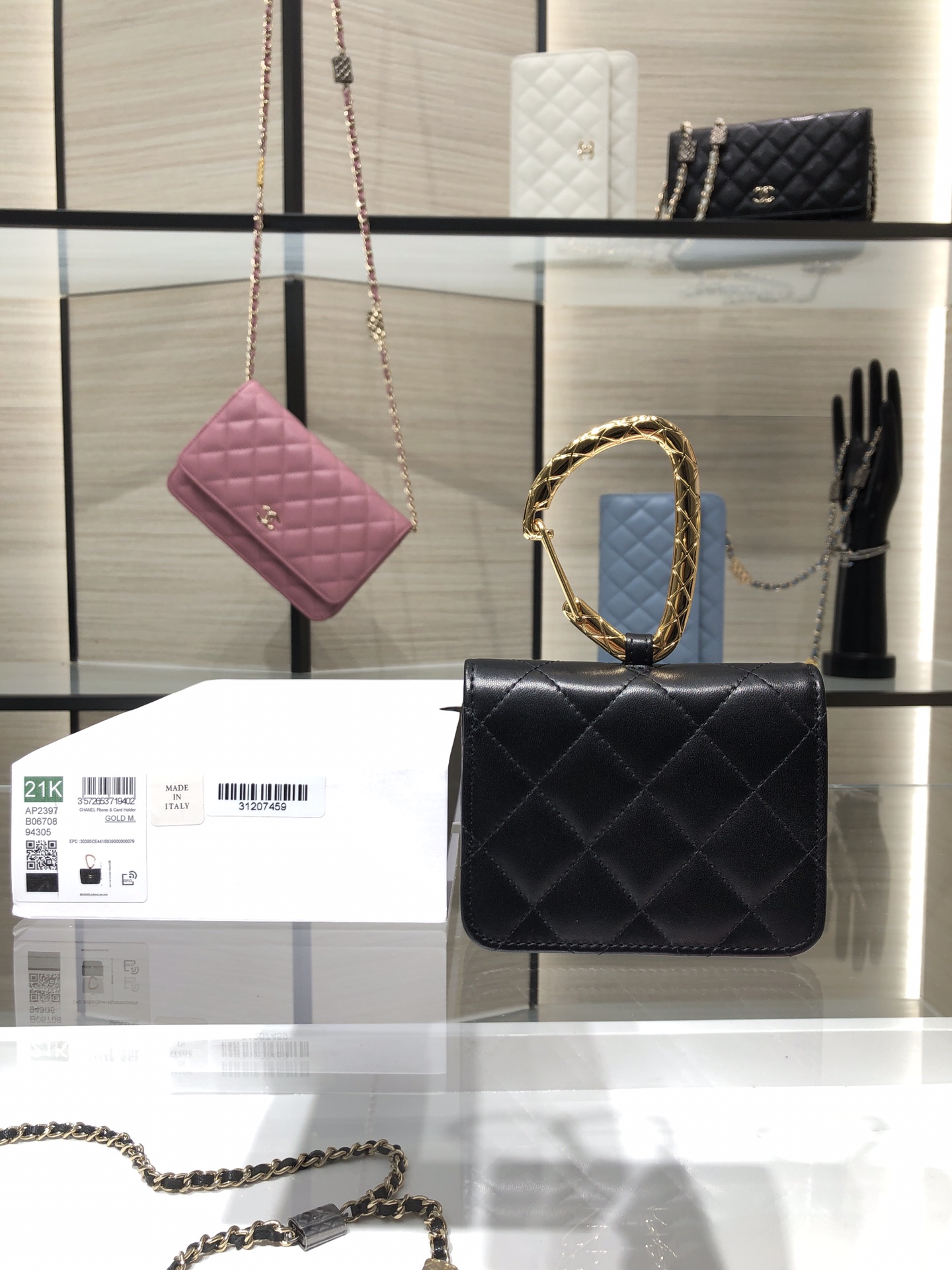 Ch**el card holder with jewel hook lambskin ap2397 11 cm