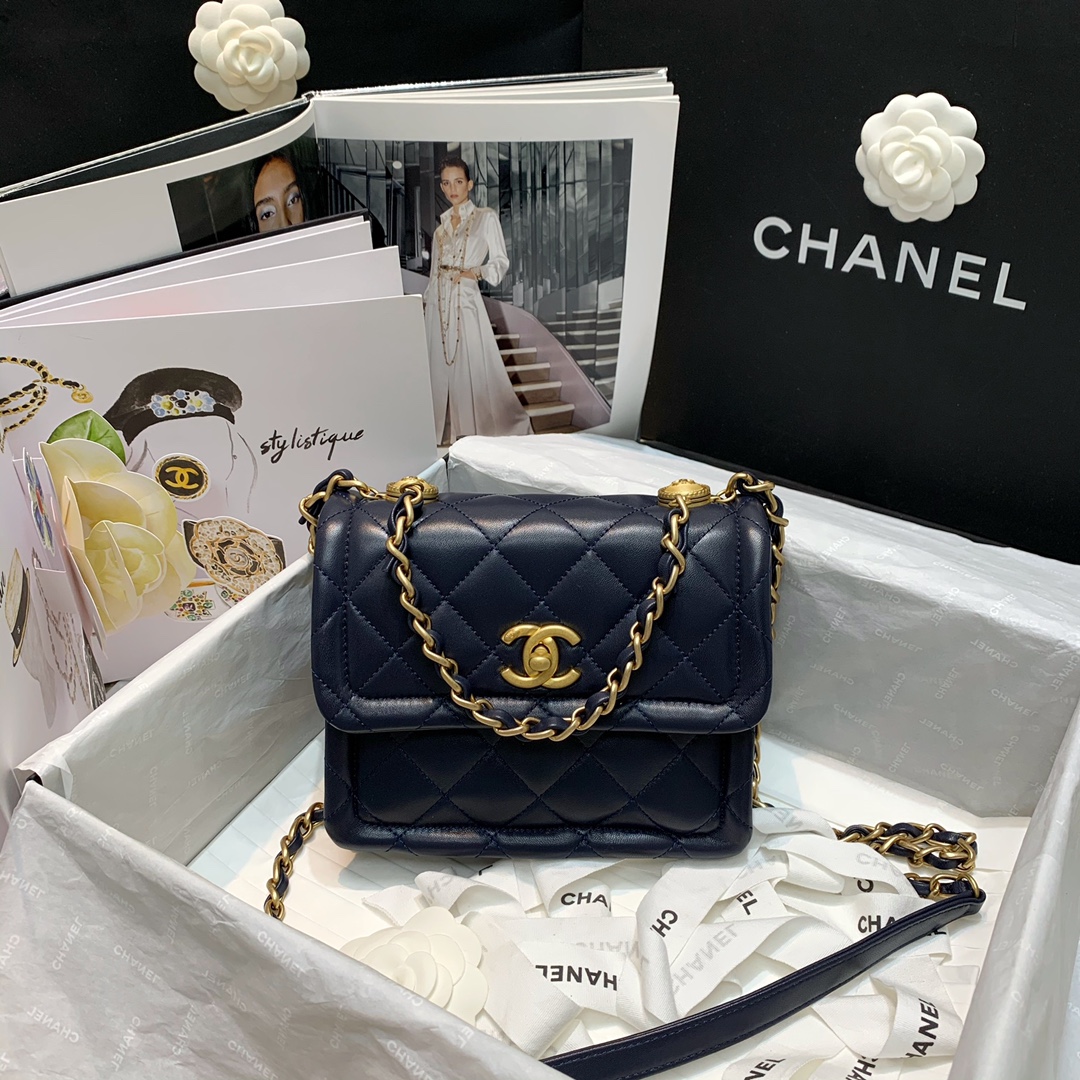 Ch**el small retro flap button bag in leather navy as2054 19 x 16 x 6.5 cm