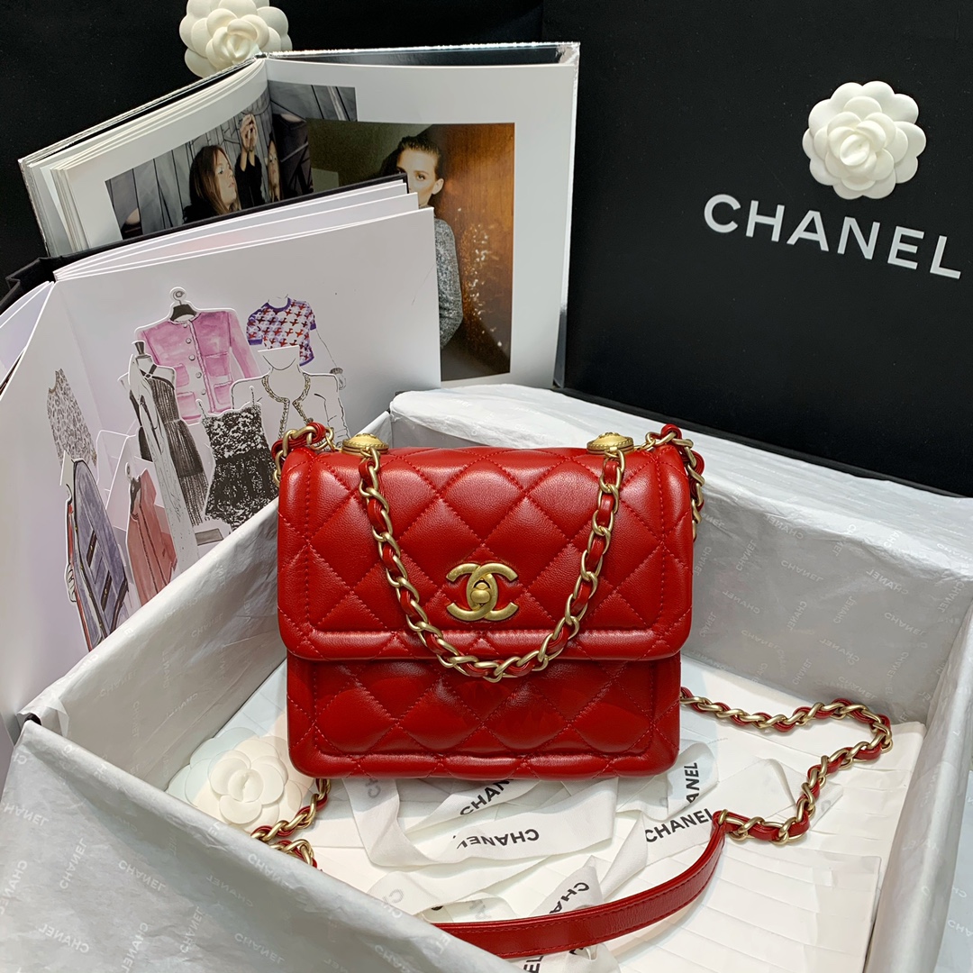 Ch**el small retro flap button bag in leather red as2054 19 x 16 x 6.5 cm