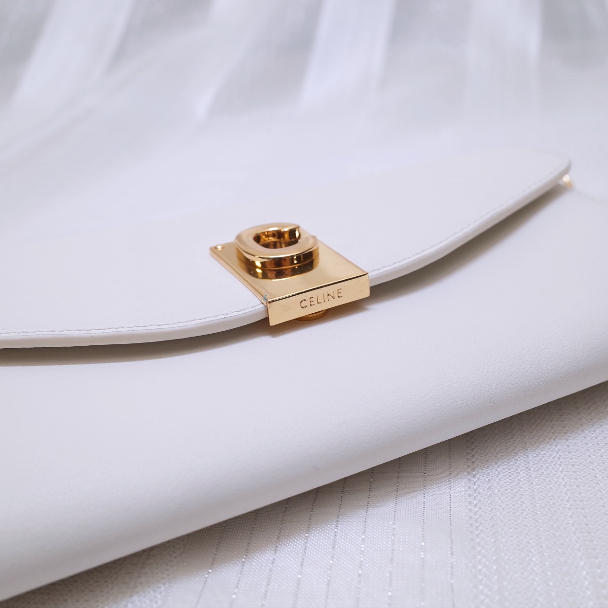 Ce1i*e c wallet on chain in leather white 19 x 9 cm