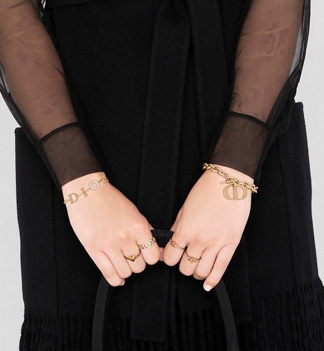 D10r letter bracelet 07