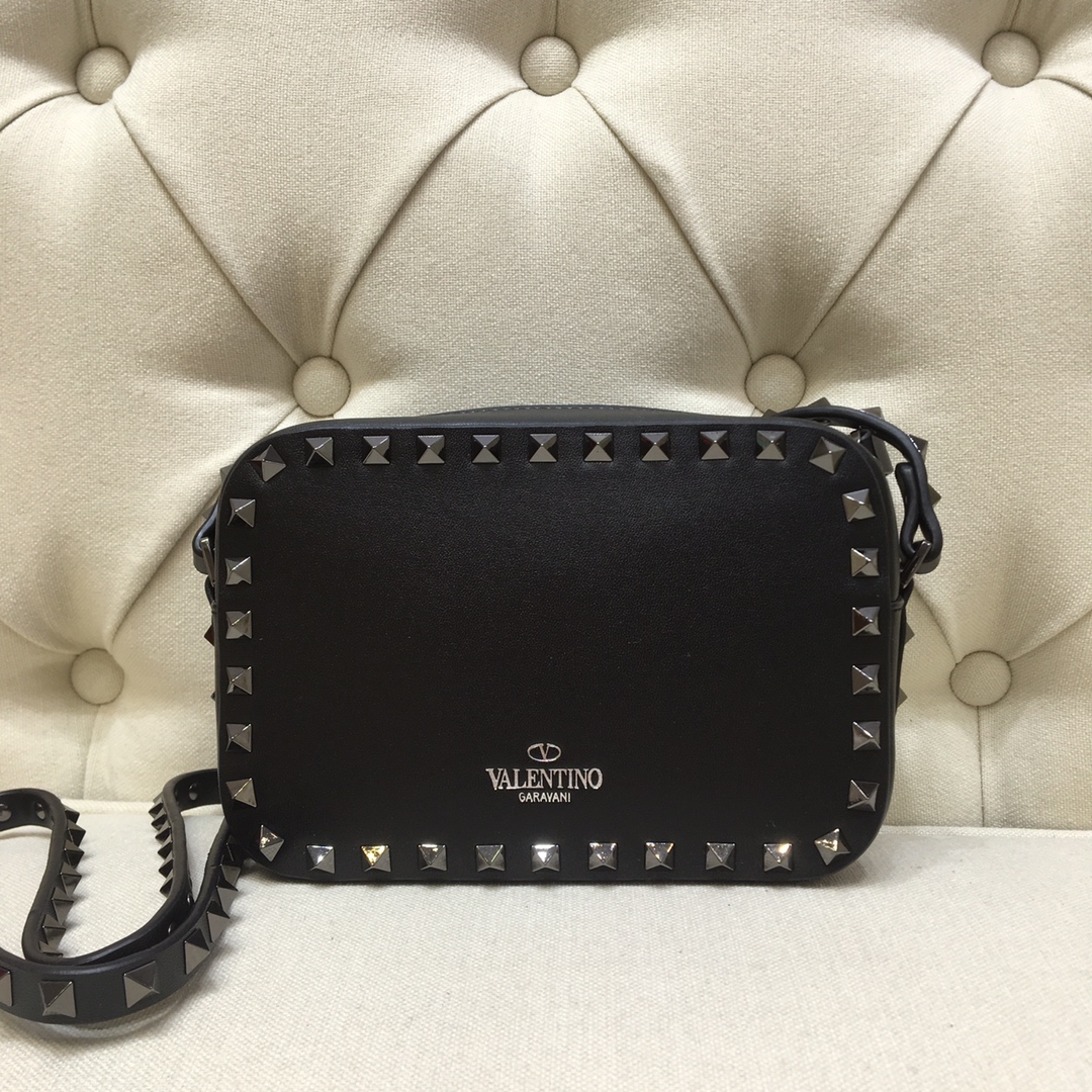 Va1e*ntin0 small rockstud grainy leather crossobody bag silver metal vw2b0809 18 x 6 x 12 cm