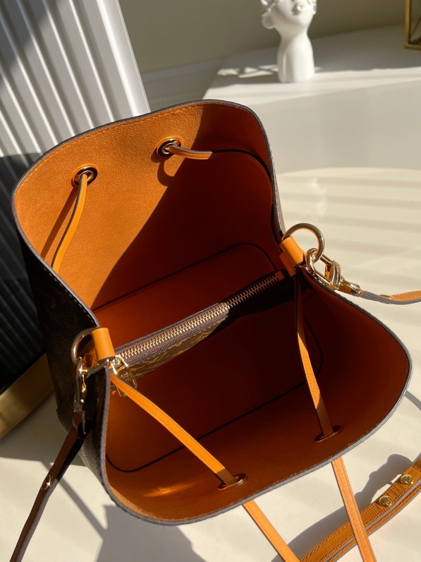 l0vis Vvtt0n néonoé mm monogram canvas orange m44020 26 cm