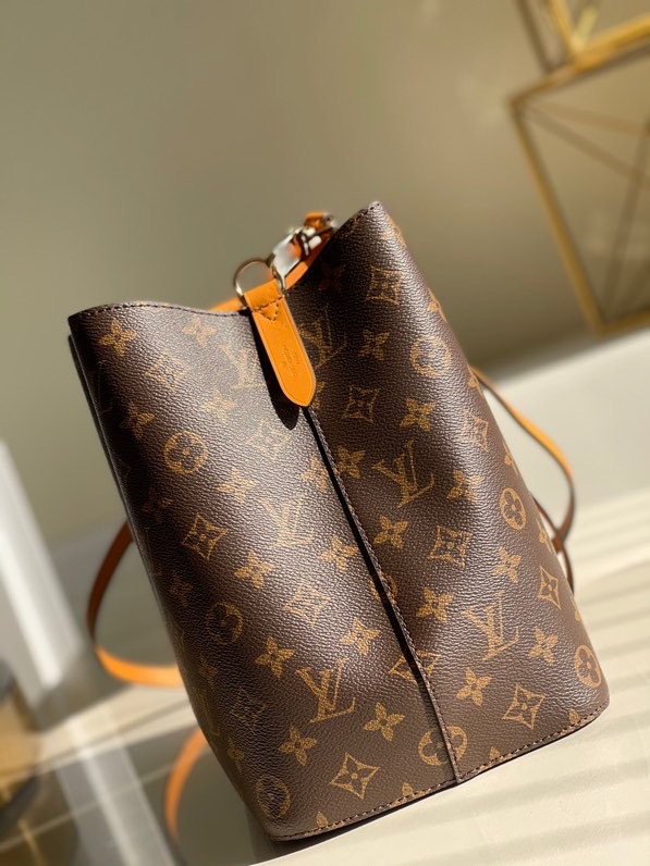 l0vis Vvtt0n néonoé mm monogram canvas orange m44020 26 cm