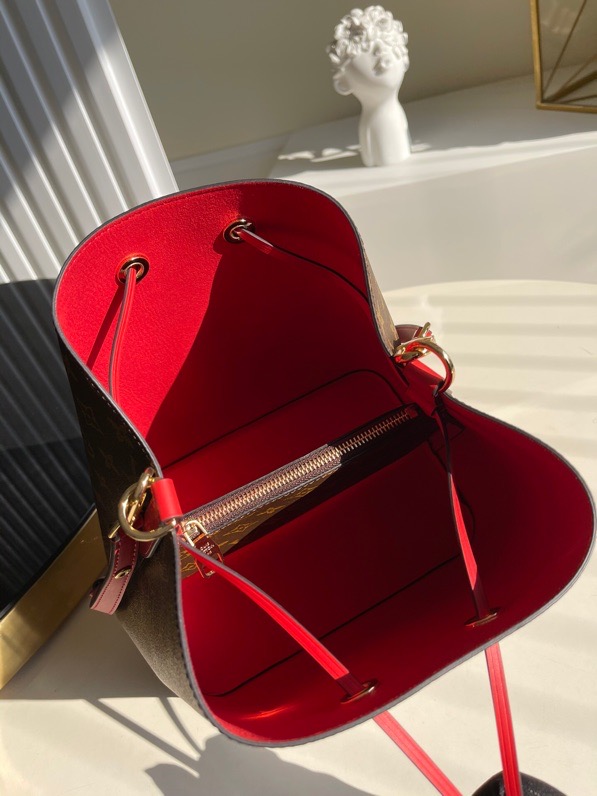 l0vis Vvtt0n néonoé mm monogram canvas red m44021 26 cm