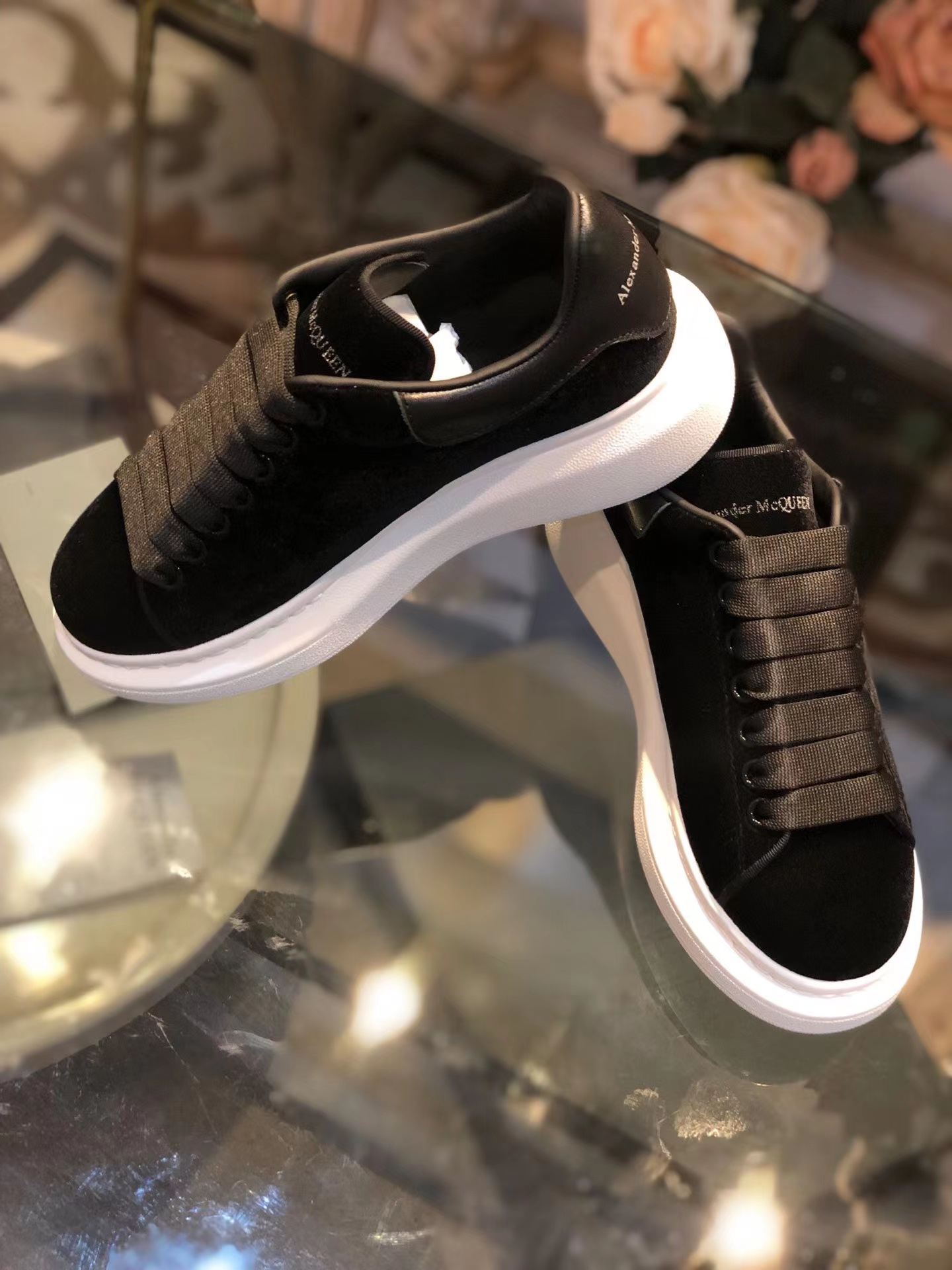 a1exa*der Mcqv*en shoes velvet black