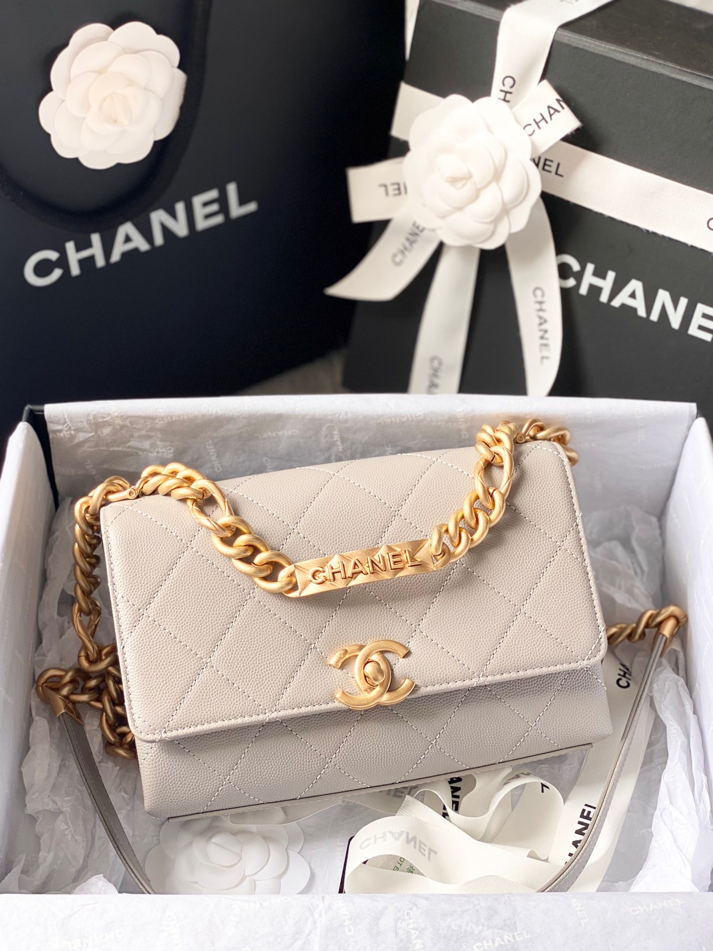 Ch**el mini flap bag gold-tone metal light gray as2711 19.5 x 14 x 9 cm