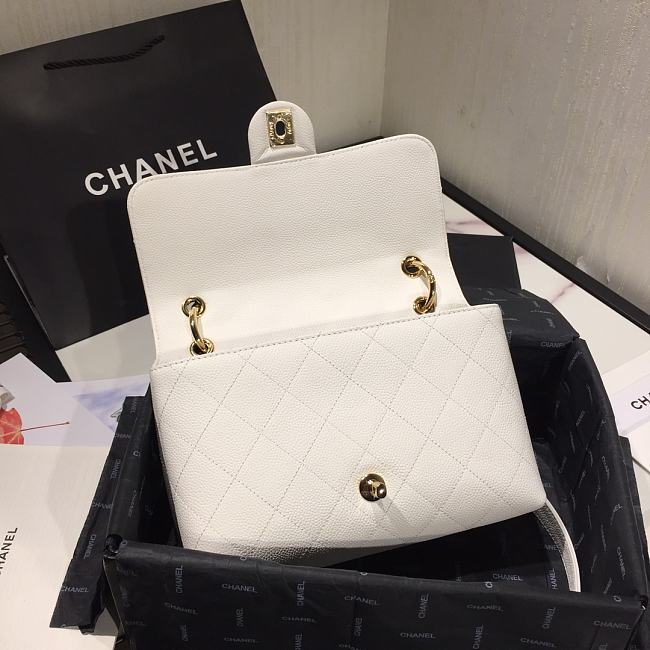 Ch**el small grained calfskin flap bag white as1459 16 x 23 x 9 cm