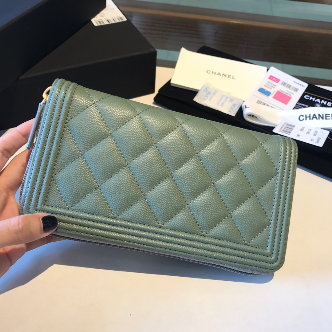 Ch**el boy long zipped wallet grained leather seafoam a80815 19cm
