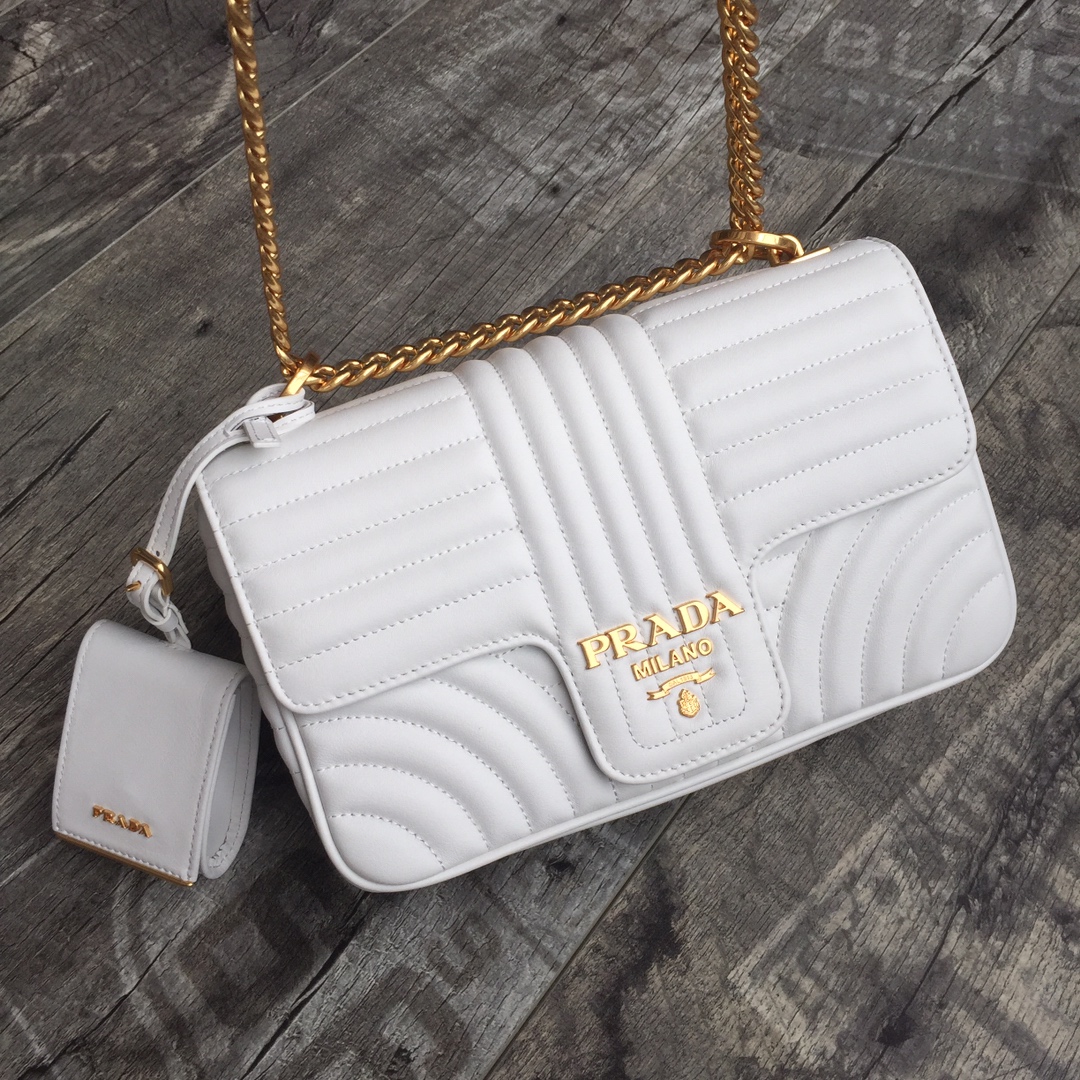 Pra*a medium leather diagramme bag white  1bd108 24 x 14 x  6 cm