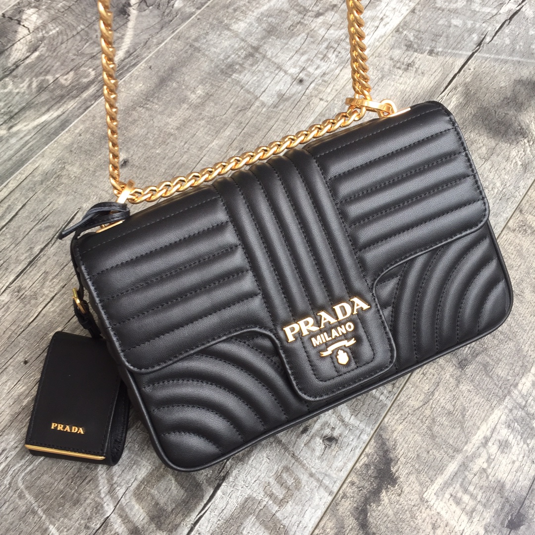 Pra*a medium leather diagramme bag black 1bd108 24 x 14 x 6 cm