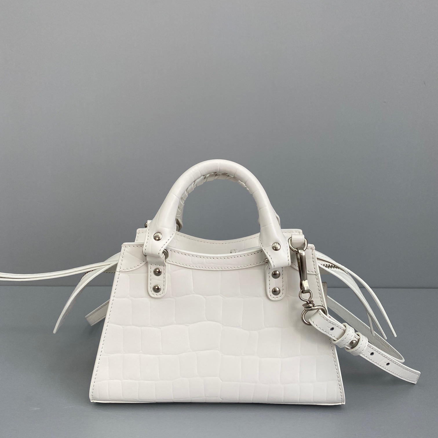 Ba1en*iaga small neo classic top handle bag crocodile leather white 63852115v67 33 x 21 x 16 cm