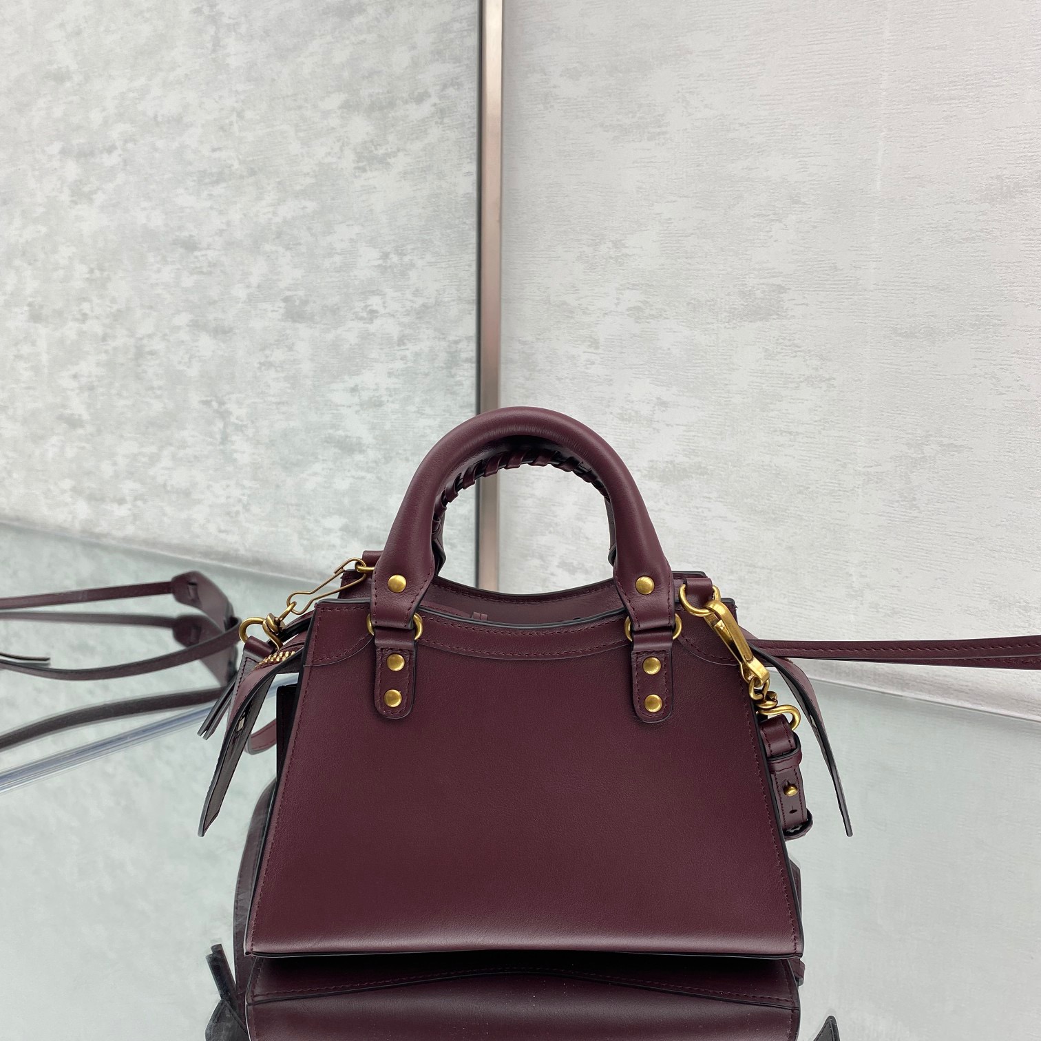 Ba1en*iaga small neo classic top handle bag plum 63852111r57 33 x 21 x 16 cm