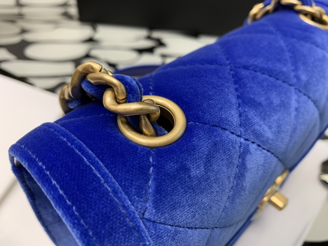 Ch**el mini flap bag velvet & gold-tone metal blue as2597 19 x 15 x 6 cm